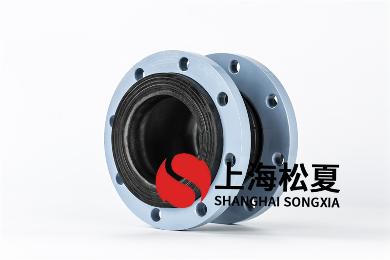 翻邊的橡膠接頭與扣槽的橡膠接頭間的相同之處和不同之處。